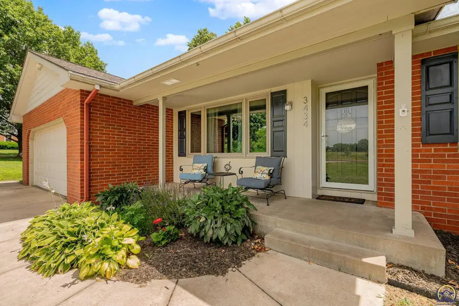 3434 SE Shawnee Heights Rd, Tecumseh, KS 66542 - #2