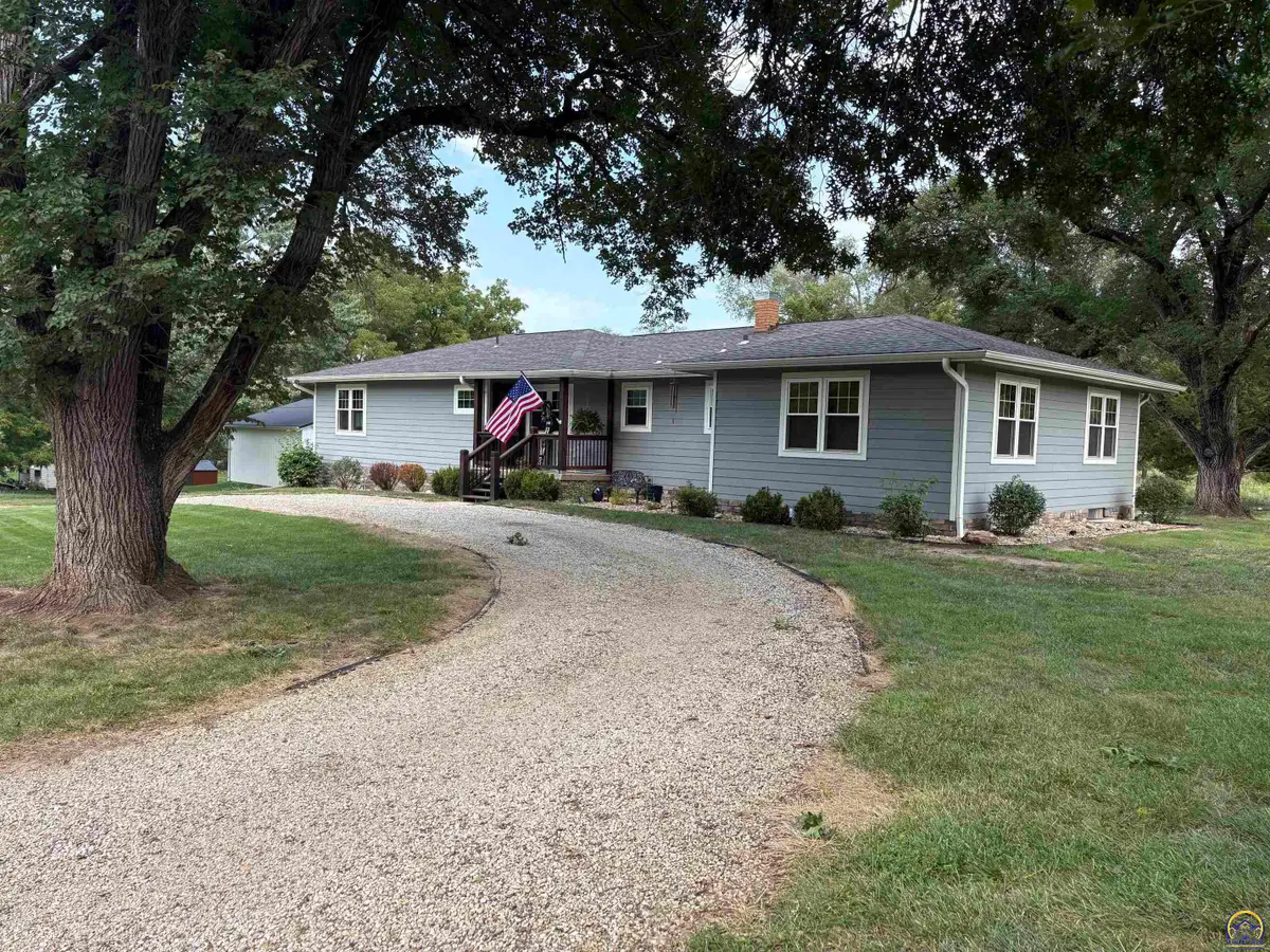 4532 NE Indian Creek Rd, Topeka, KS 66617 - #1