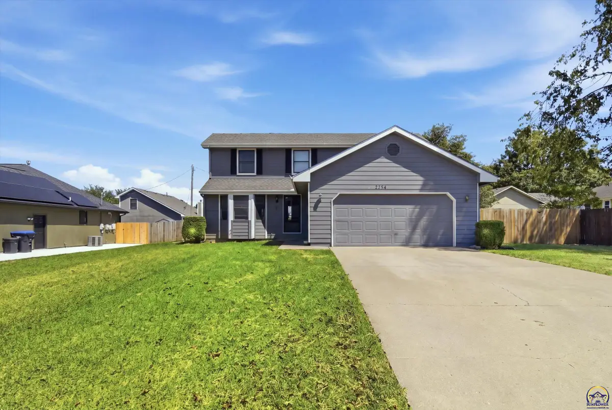2734 SW Stutley Rd, Topeka, KS 66614 - #1