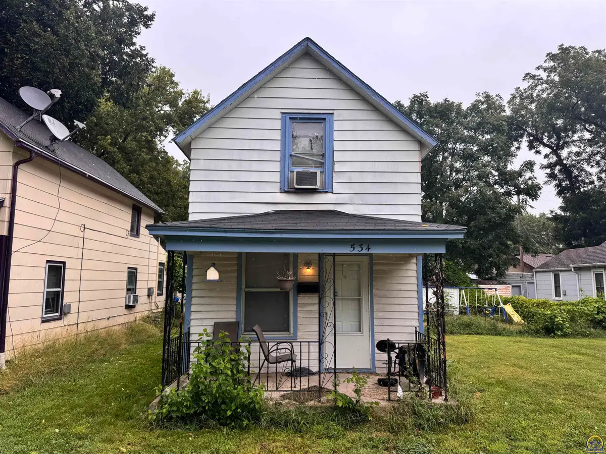 534 NE Grattan St, Topeka, KS 66616 - #1