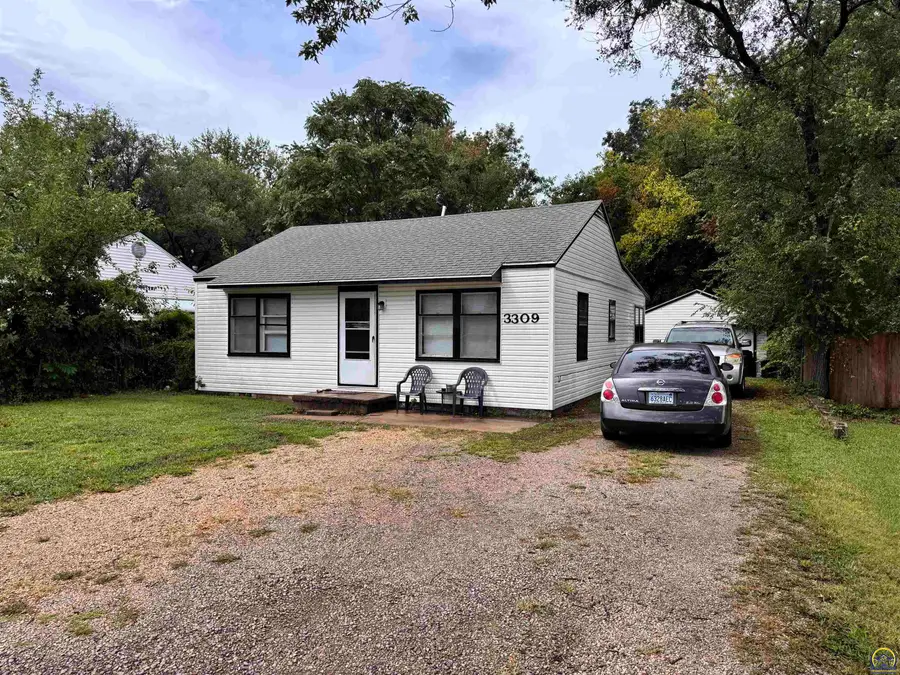 3309 SE Indiana Ave, Topeka, KS 66605 - #2