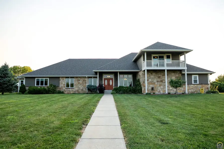11301 S Croco Rd, Carbondale, KS 66414 - #3