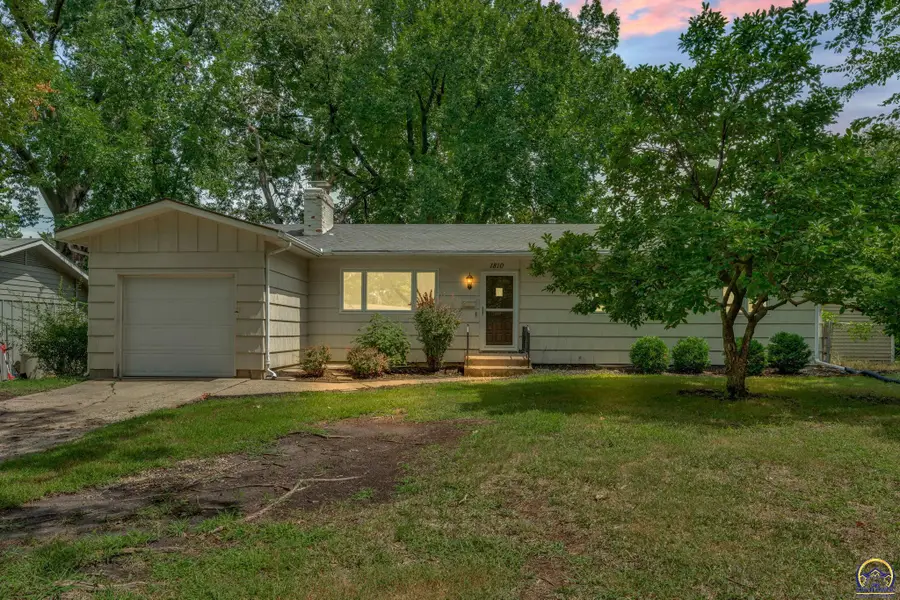 1810 SW Kent Pl, Topeka, KS 66604 - #3
