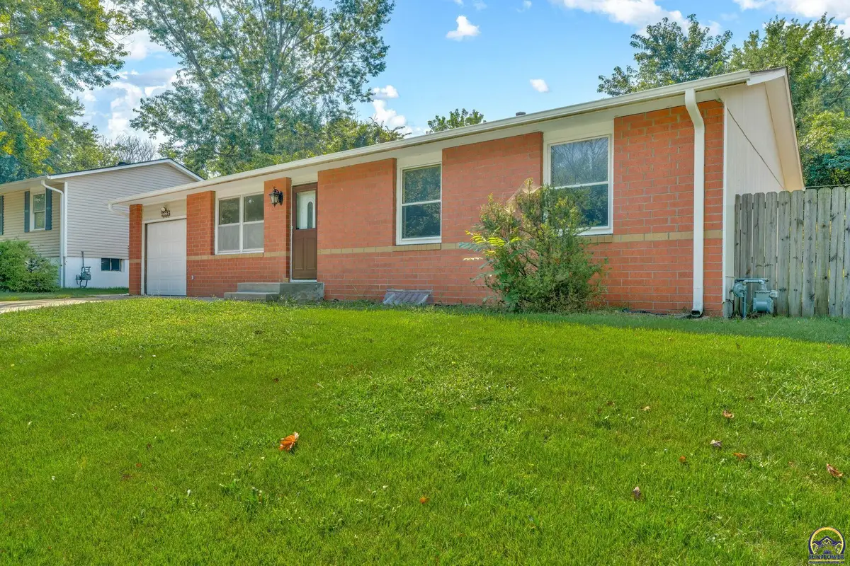 2225 SE 36th St, Topeka, KS 66605 - #1