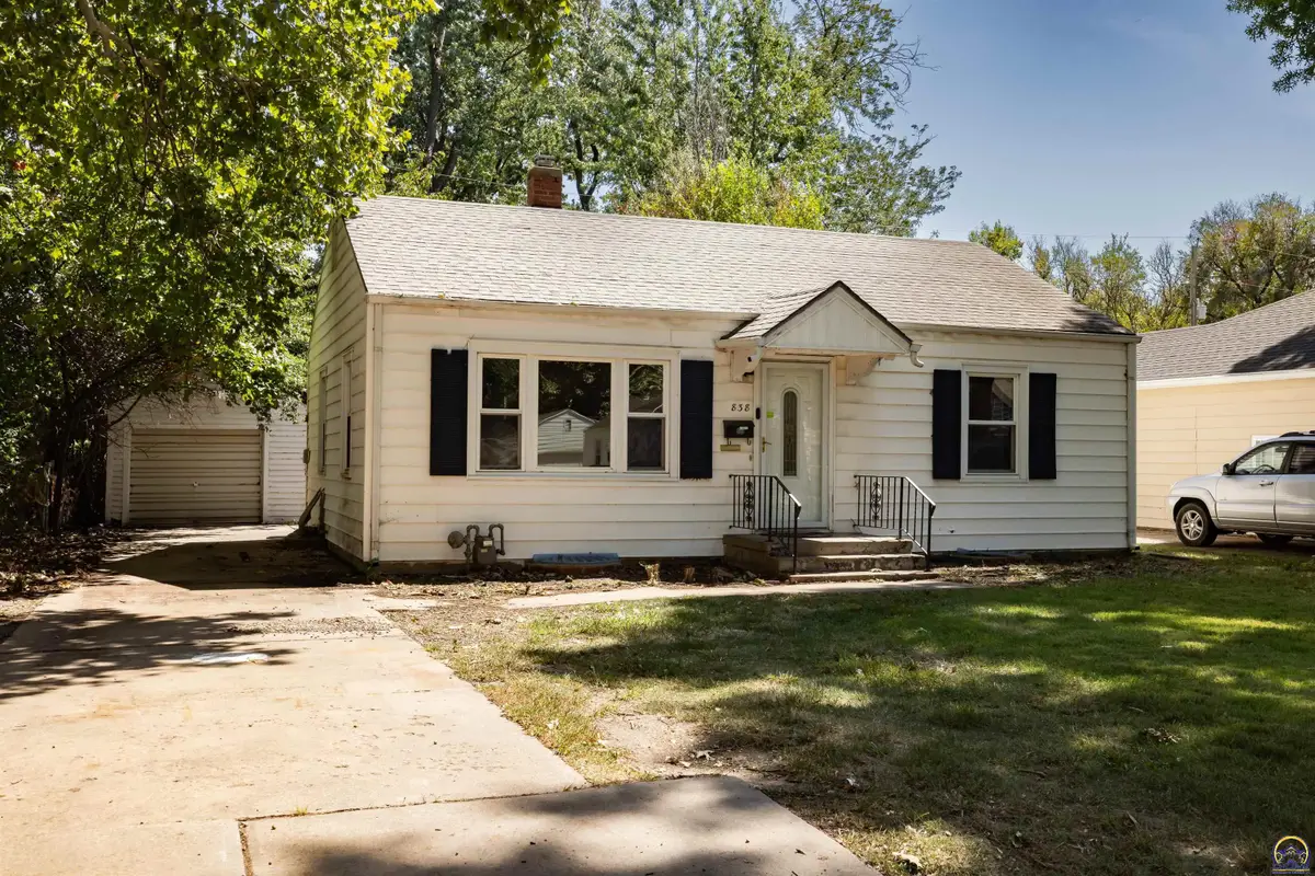 838 SW Webster Ave, Topeka, KS 66606 - #1