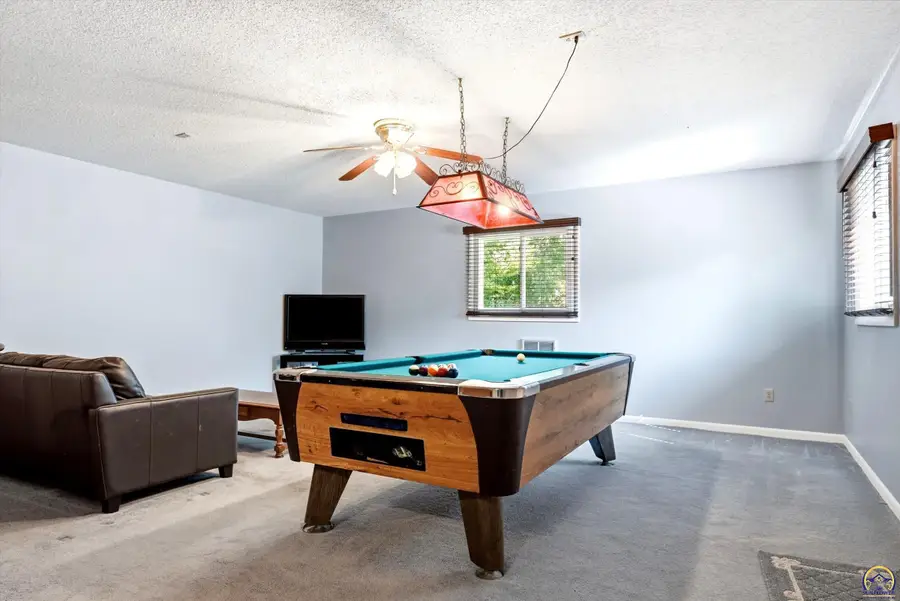 5512 SW 18th St, Topeka, KS 66604 - #2