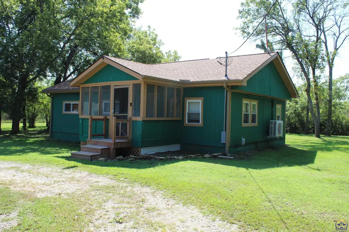 18342 S Us 75 Hwy, Scranton, KS 66537 - #1