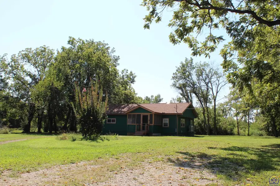18342 S Us 75 Hwy, Scranton, KS 66537 - #2