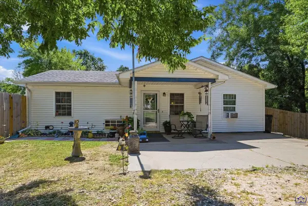 413 Osage St, Carbondale, KS 66414