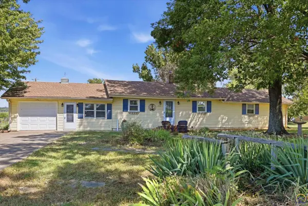 2742 Neill Pkwy, Vassar, KS 66543