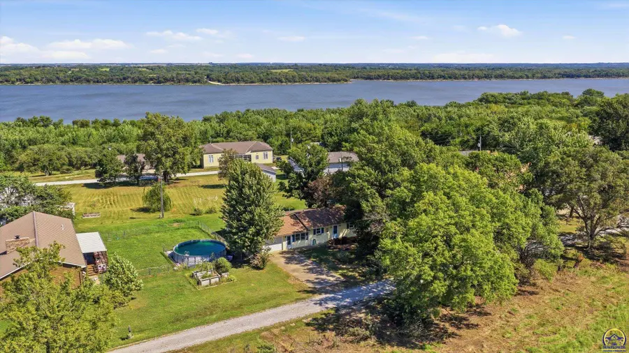 2742 Neill Pkwy, Vassar, KS 66543 - #2