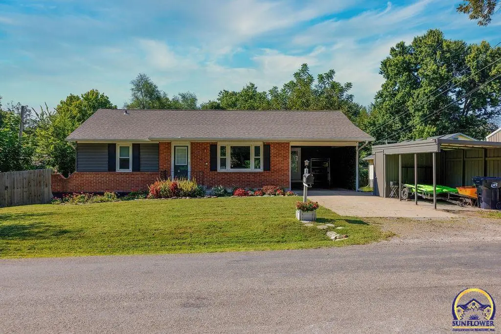 115 E 3rd St, Holton, KS 66436-8504 - #1