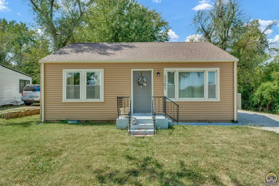3303 SE Indiana Ave, Topeka, KS 66605 - #3