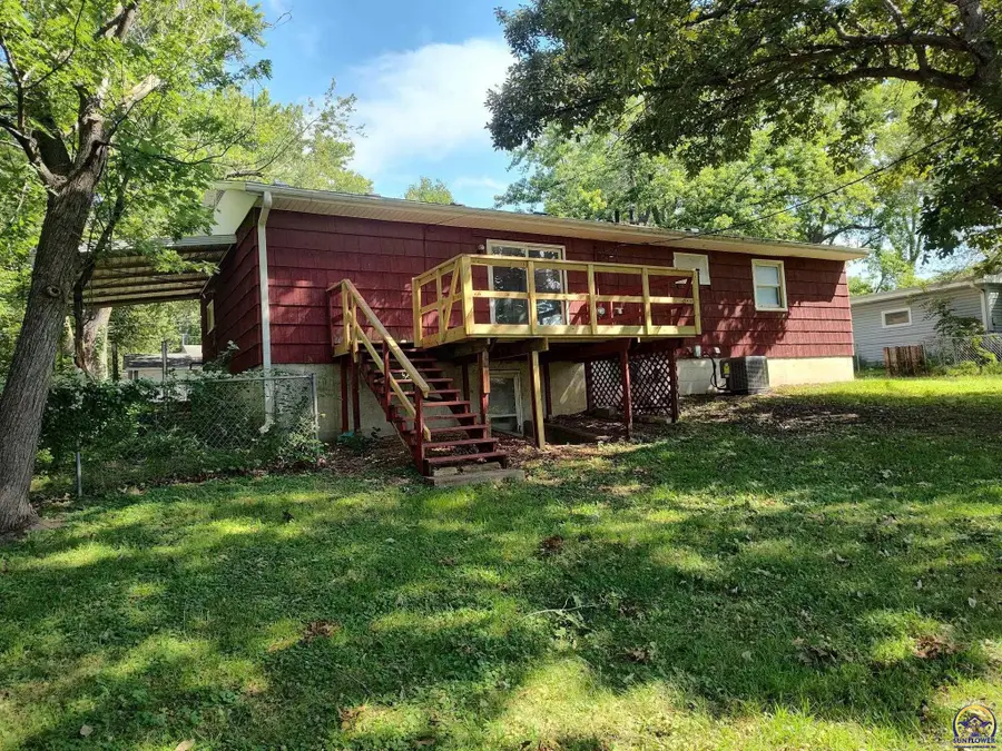 430 Hillcrest Dr, Holton, KS 66436 - #2