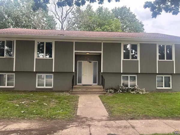 112 N 2nd St, Osage City, KS 66523