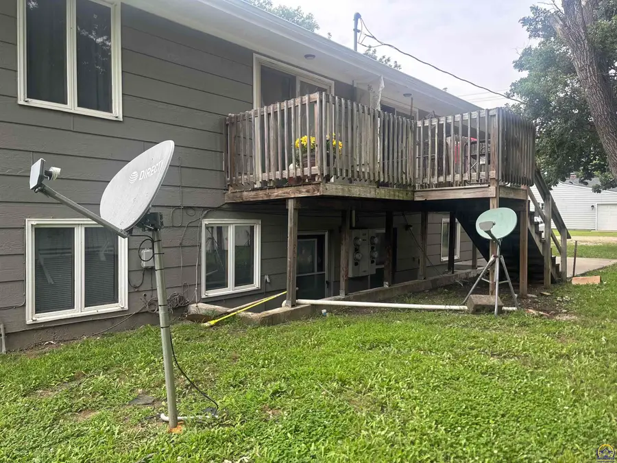 112 N 2nd St, Osage City, KS 66523 - #3