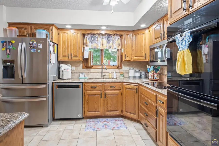 5428 NW Hoch Rd, Silver Lake, KS 66539 - #3