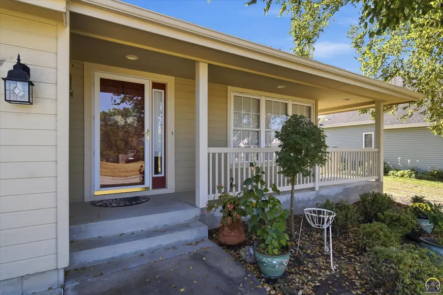4324 SW Stone Ave, Topeka, KS 66610 - #2