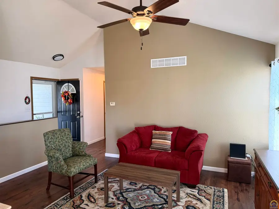 2101 SE Peace Ct, Topeka, KS 66605 - #3