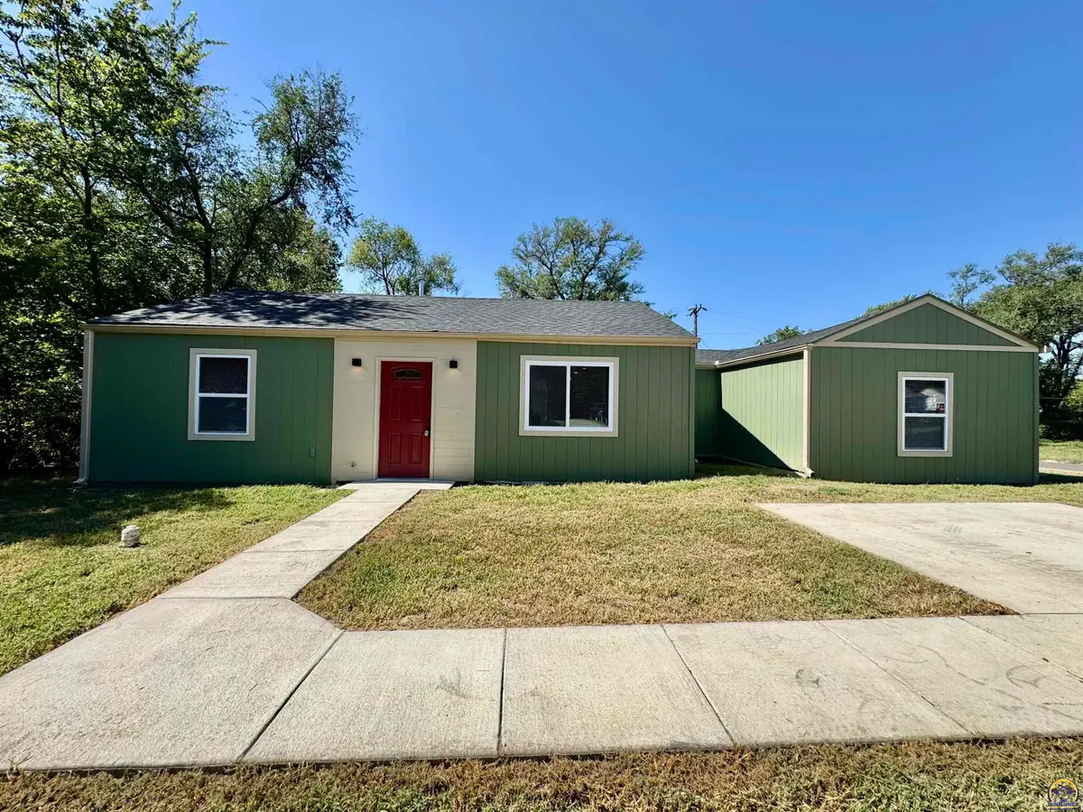 3359 SE Irvingham St, Topeka, KS 66605 - #1
