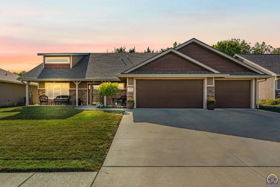 5437 SW Westport Dr, Topeka, KS 66610 - #2