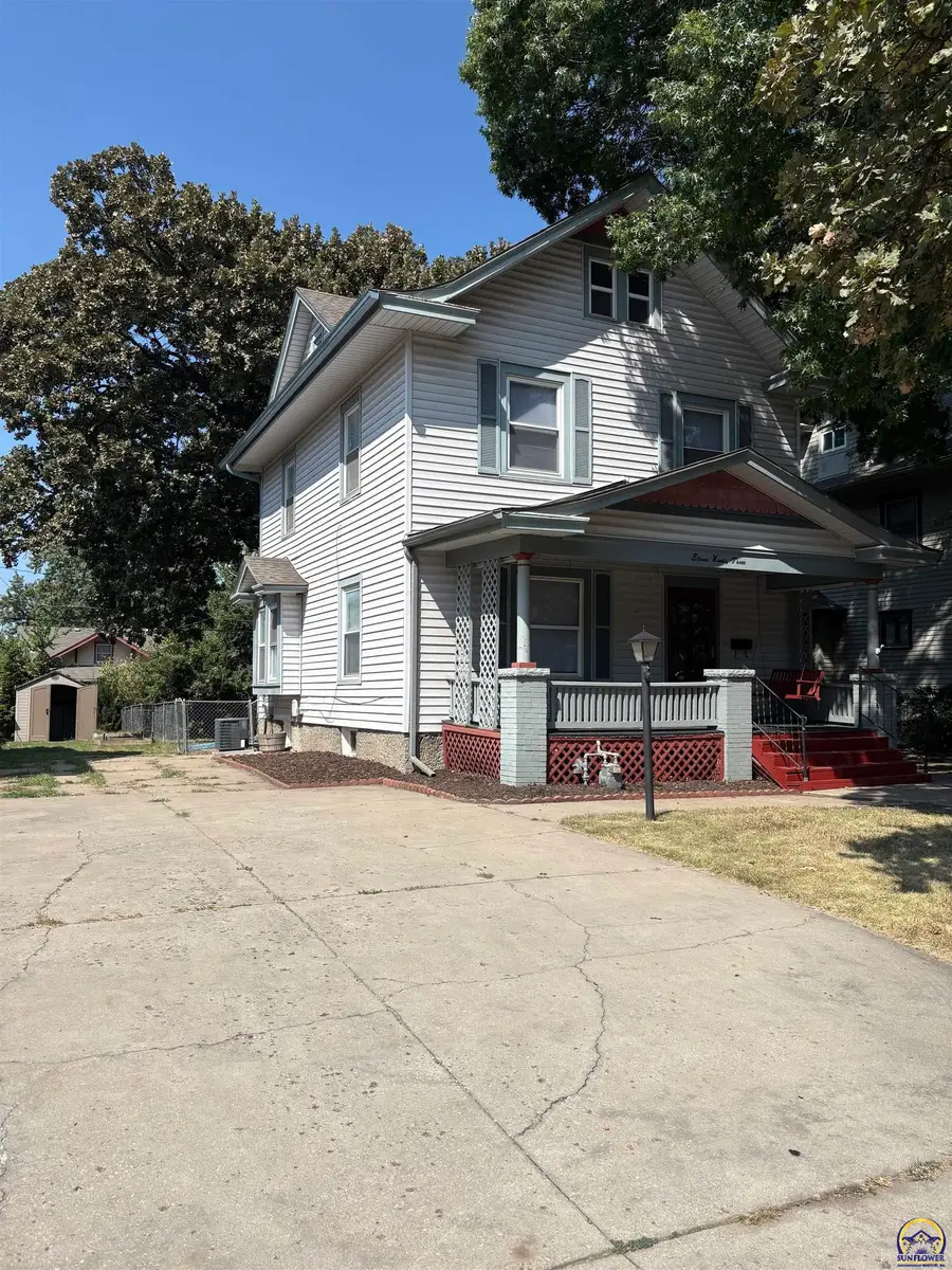 1193 SW College Ave, Topeka, KS 66604 - #2