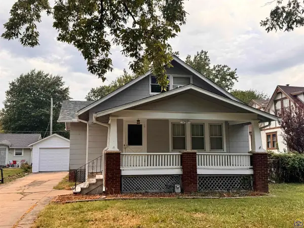 1267 SW Plass Ave, Topeka, KS 66604