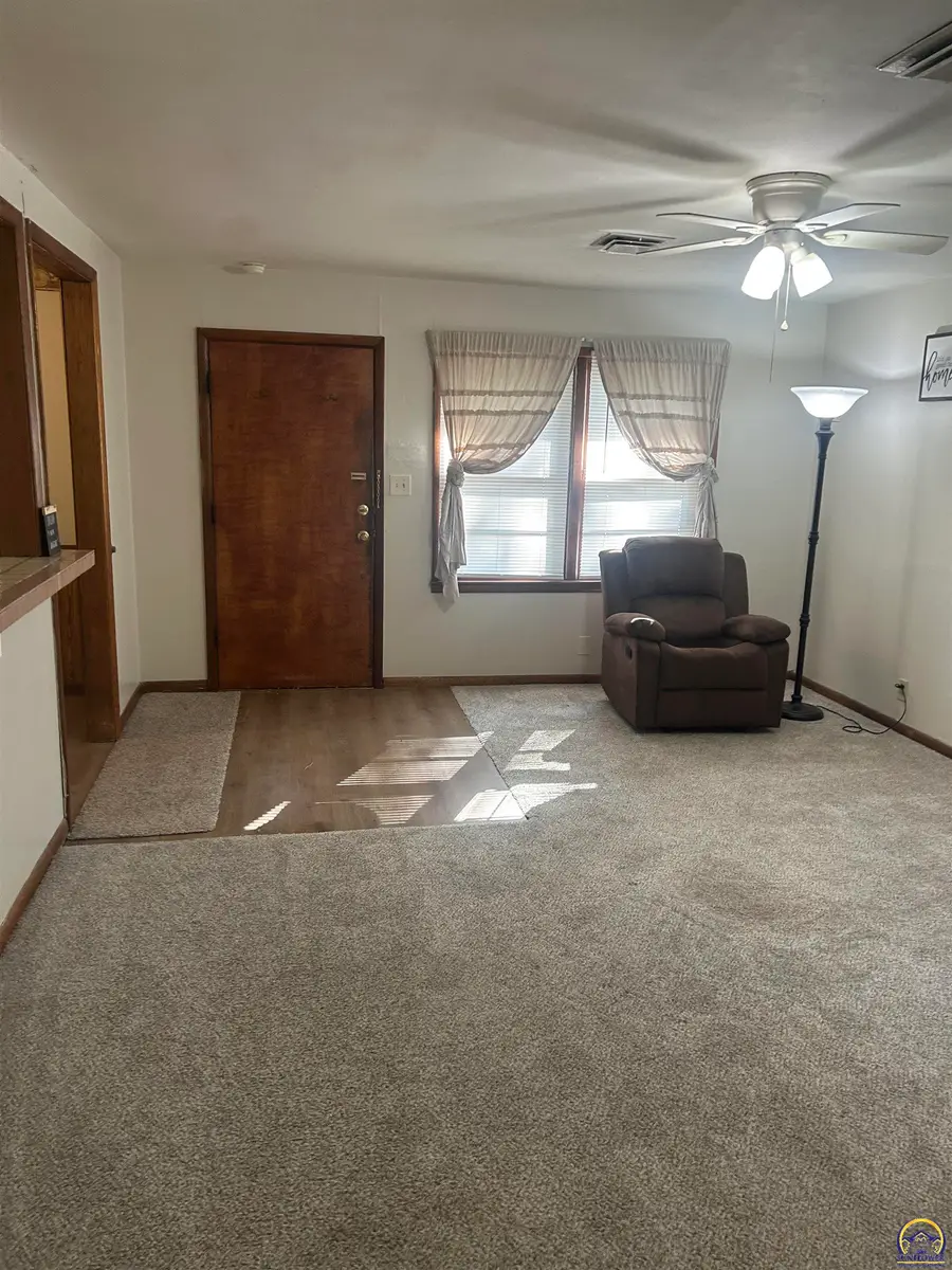 1321 SW Wayne Ave, Topeka, KS 66604 - #3