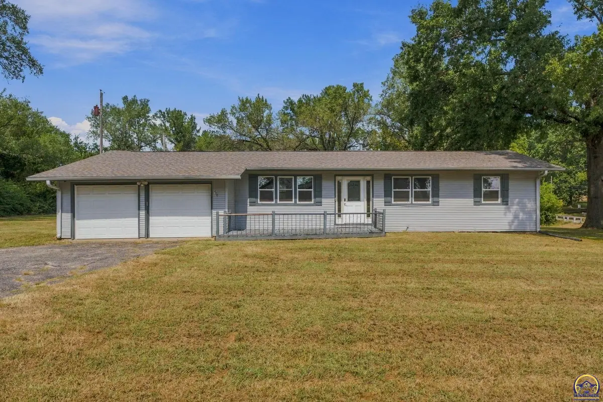 400 NW 48th Ter, Topeka, KS 66617 - #1
