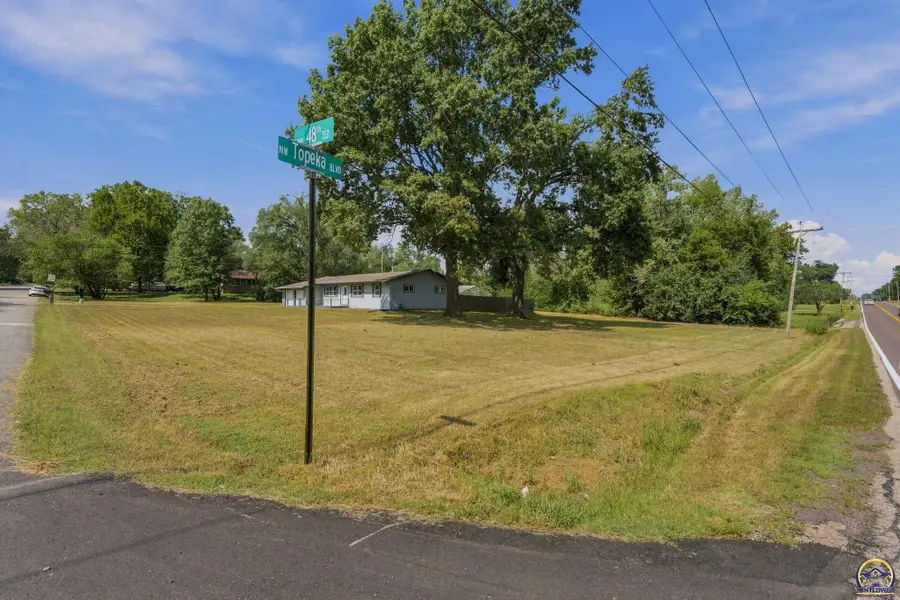 400 NW 48th Ter, Topeka, KS 66617 - #2