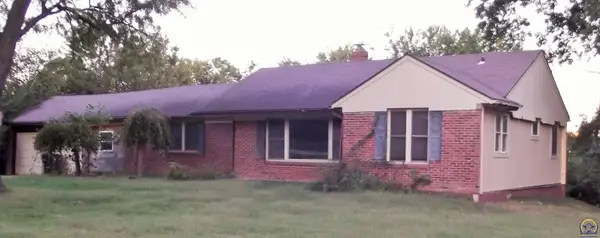 330 SW Yorkshire Rd, Topeka, KS 66606