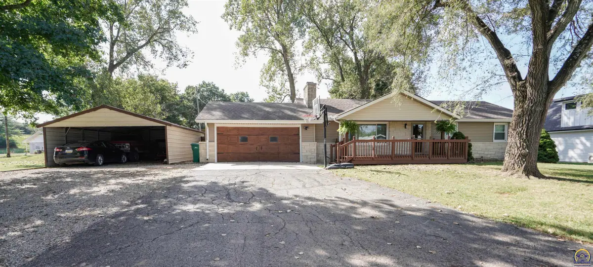 501 15th St, Valley Falls, KS 66088 - #1