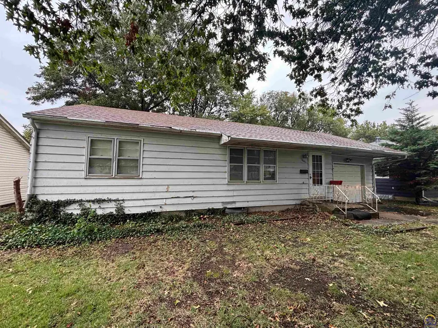 1041 Woodland St, Emporia, KS 66801 - #2