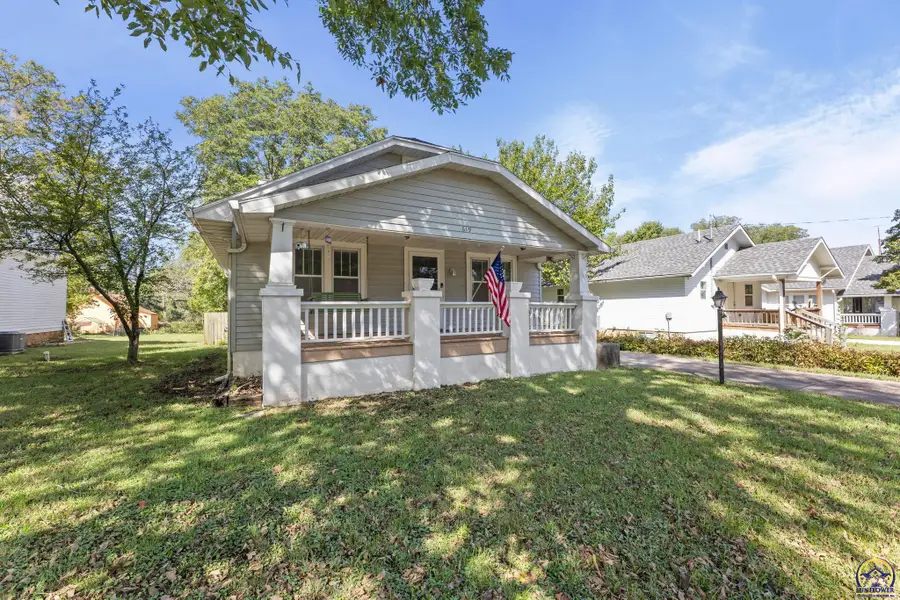619 S 3rd St, Madison, KS 66860 - #3
