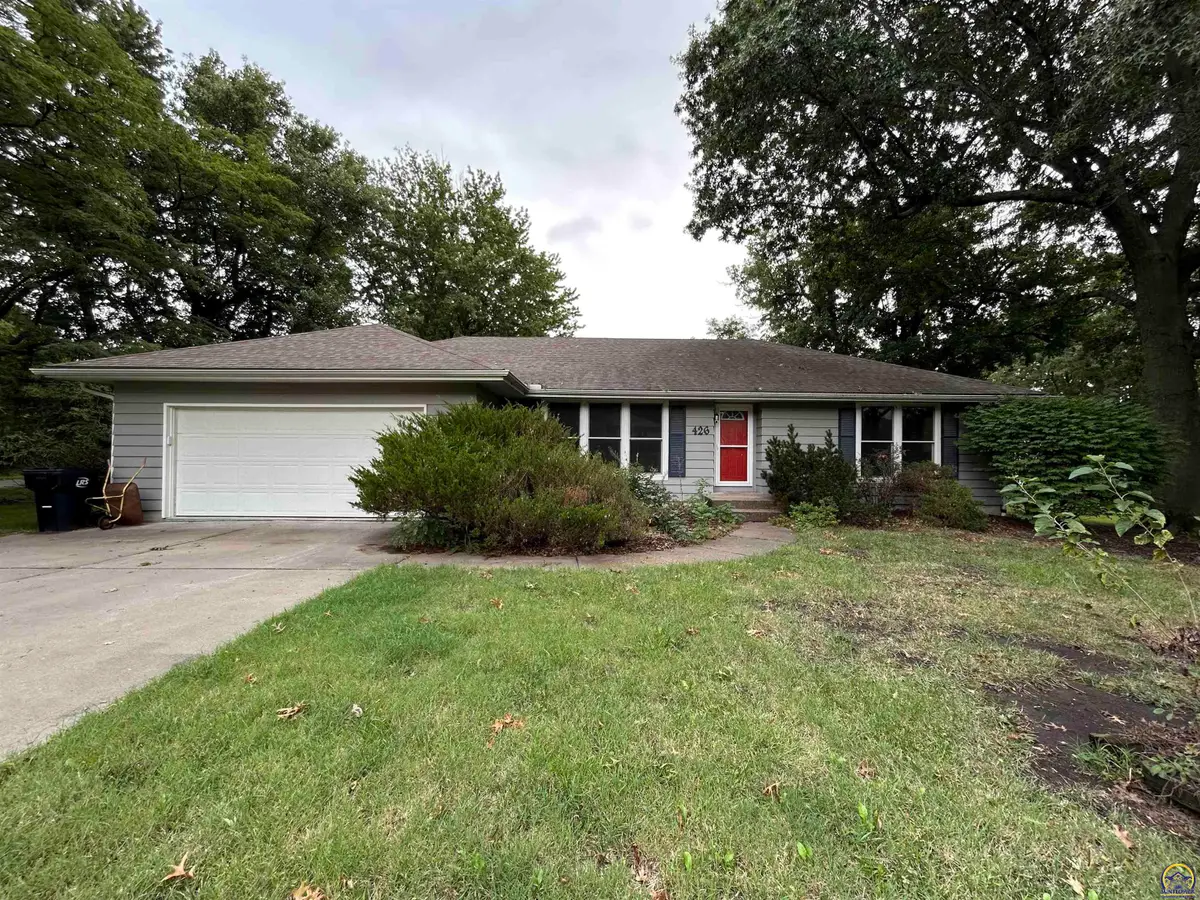 426 Comanche Dr, Holton, KS 66436 - #1