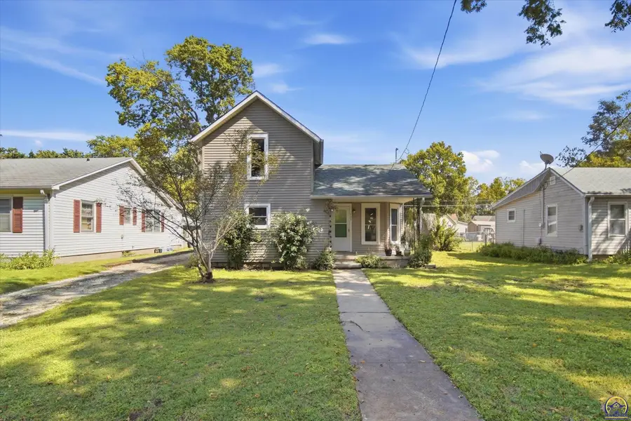 409 Elm St, Perry, KS 66073 - #2