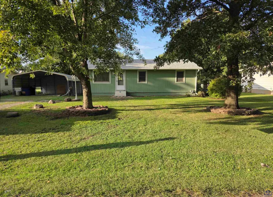 506 W North St, Carbondale, KS 66414 - #3