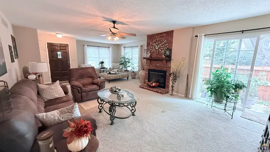 2926 SW Foxcroft 3 Ct, Topeka, KS 66614 - #2