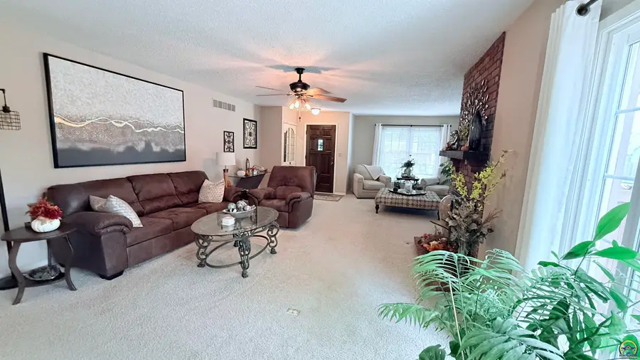 2926 SW Foxcroft 3 Ct, Topeka, KS 66614 - #3