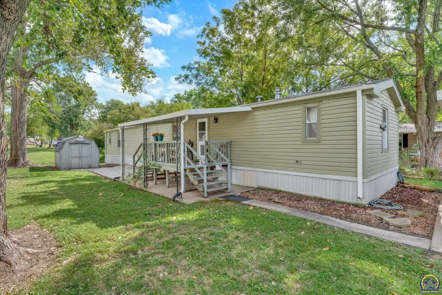 213 SE 47th St, Topeka, KS 66609 - #2