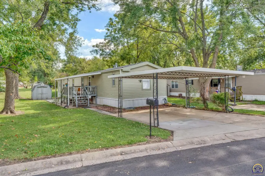 213 SE 47th St, Topeka, KS 66609 - #3
