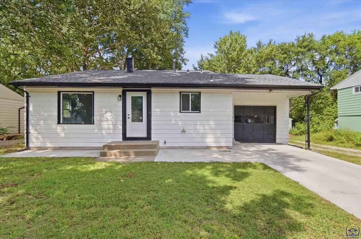 1224 SE 35th Ter, Topeka, KS 66605 - #1
