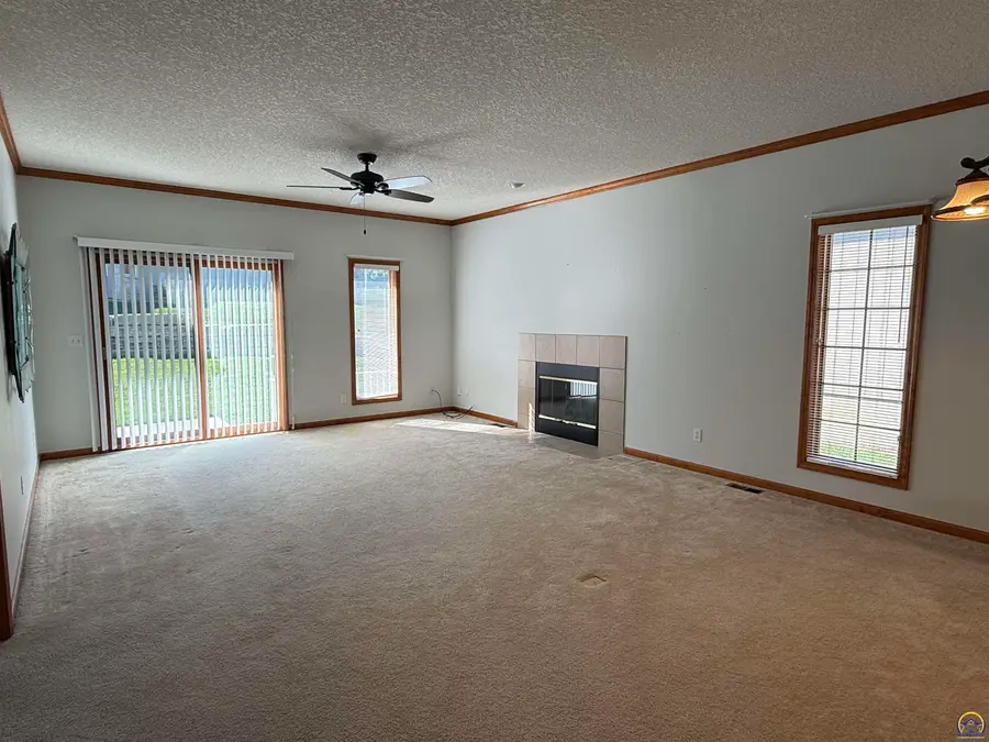 6313 SW Monarch Ct, Topeka, KS 66610 - #3
