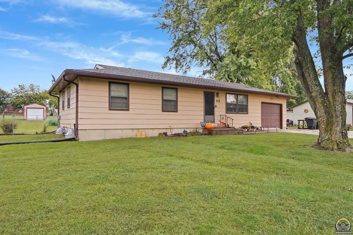 112 Lawrence Ave, Scranton, KS 66537-9284 - #1