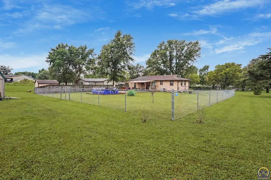 112 Lawrence Ave, Scranton, KS 66537-9284 - #2