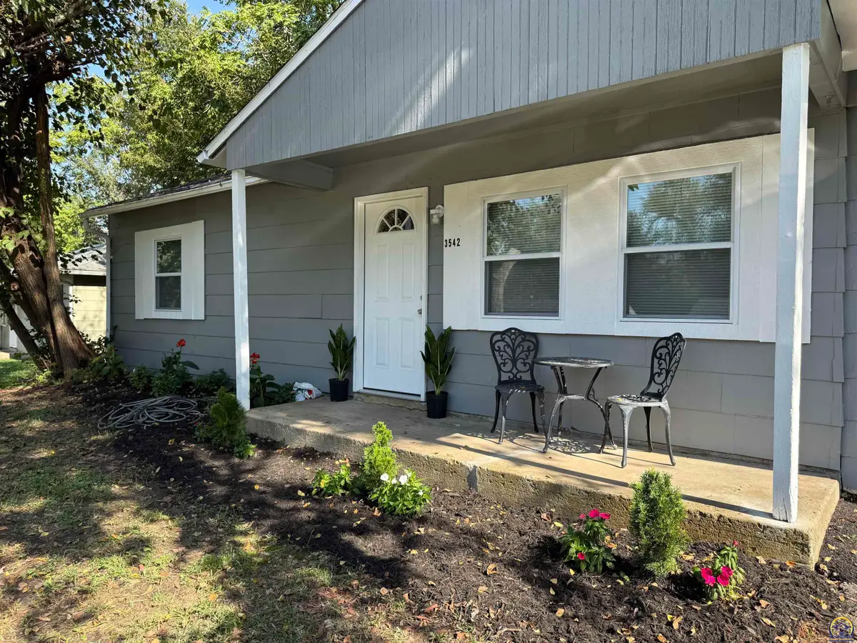 3542 SW Kerry Ave, Topeka, KS 66611 - #1