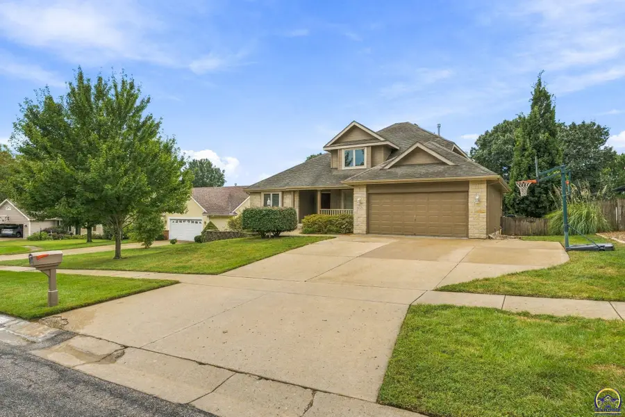 6423 SW 24th St, Topeka, KS 66614 - #2