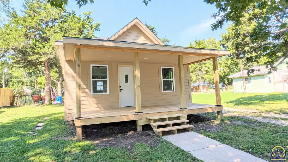 17 Neosho St, Emporia, KS 66801 - #1