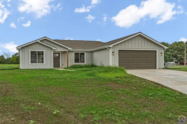 716 Teresa Ct, Carbondale, KS 66604-1975