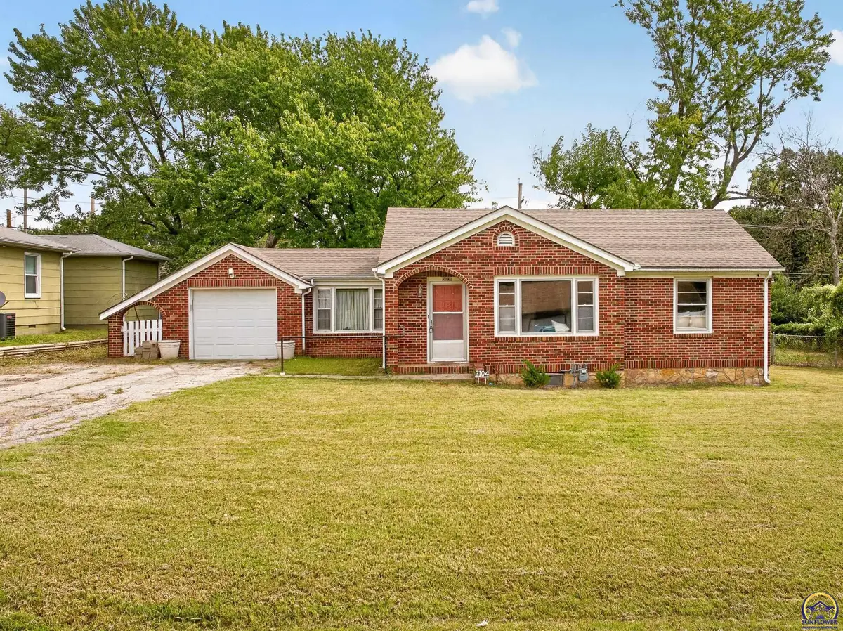 3104 SE Colorado Ave, Topeka, KS 66605 - #1
